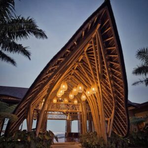 Thi Công Nhà Tre Uốn Cong Mái Lá Guột